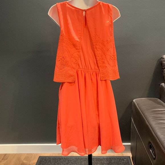 Alya Dress - Picture 2 of 3